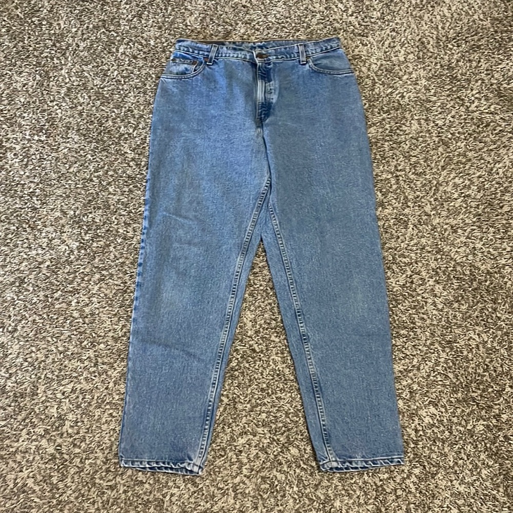 Levi’s 550 33” waist
